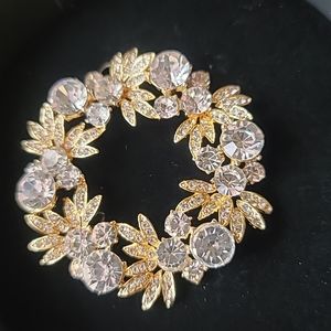 Brooch Natasha New